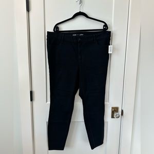 Black Old Navy High Rise Super Skinny Jeans NWT